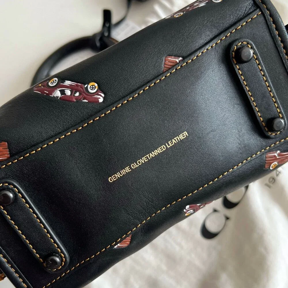 Very Rare Coach Rogue 17 with Car Print - Picture 4 of 12